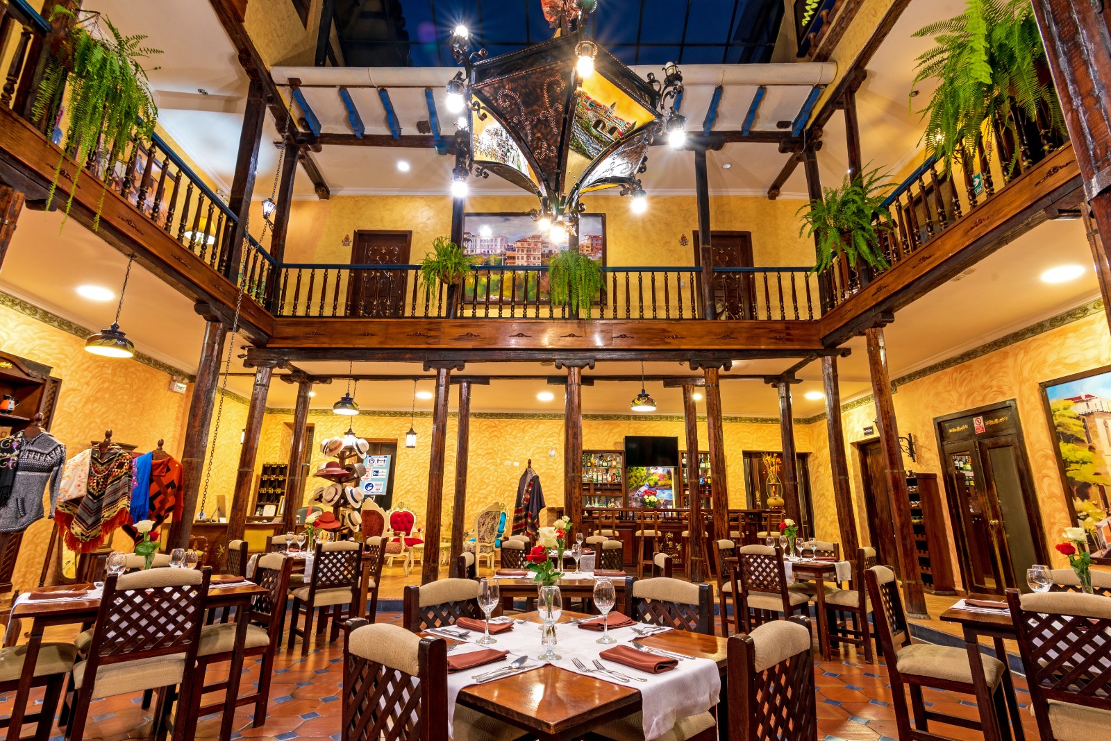 Hostal los Balcones Comedor VisitCuenca