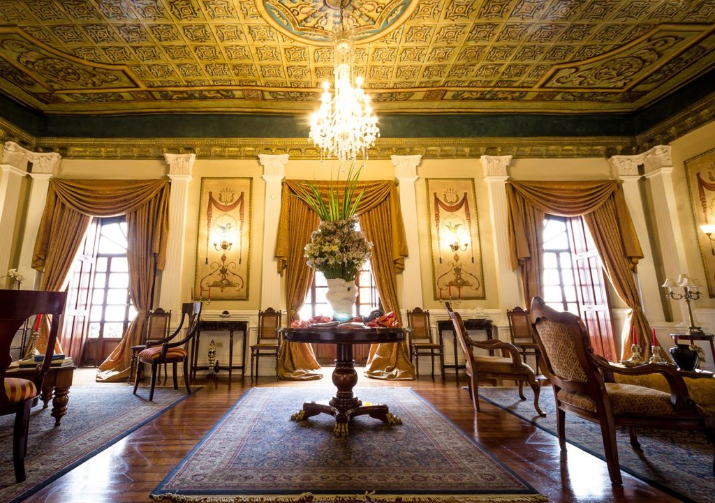 Santa Lucía salon Donde Dormir VisitCuenca